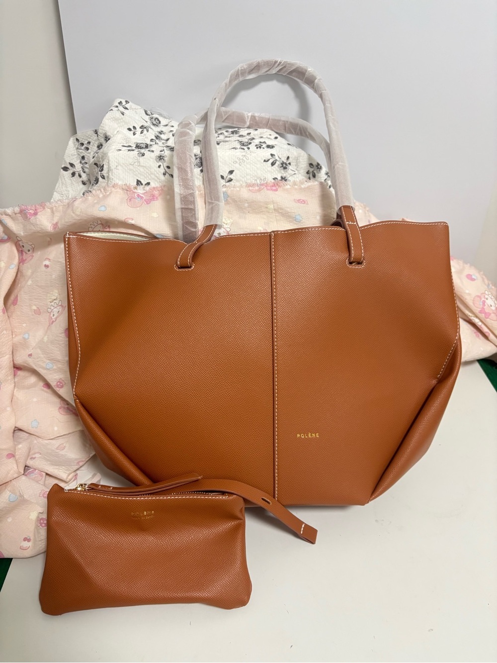 Women’s Tan Leather Tote Bag with Pouch
